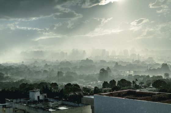 Unep: nove persone su dieci nel mondo respirano aria inquinata