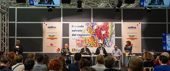 L’intelligenza artificiale assolta al Salone del Libro: “Ora imputati gli esseri umani”