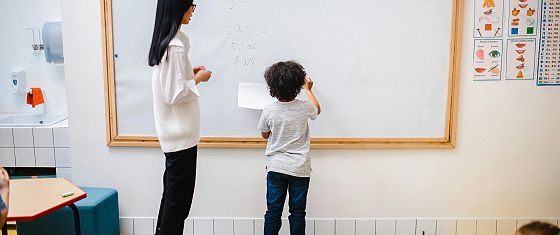 Istruzione in bilico: cresce l’accesso ma l’equità resta insufficiente