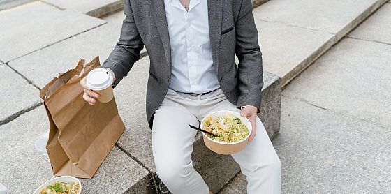 Lunchflation: cos’è e come ne hanno risentito i lavoratori tornati in ufficio