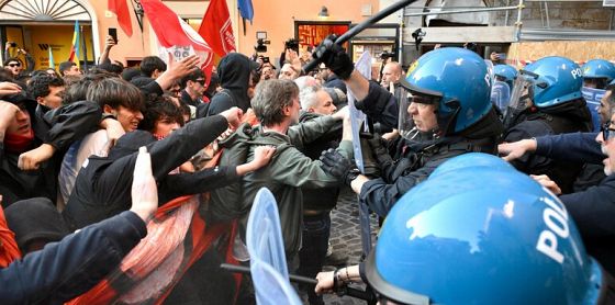 Spazio civico sotto pressione: il nuovo allarme globale e il declassamento dell’Italia 