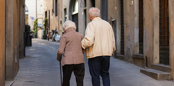 Sempre più anziani e lavoratori tra i nuovi volti della povertà in Italia