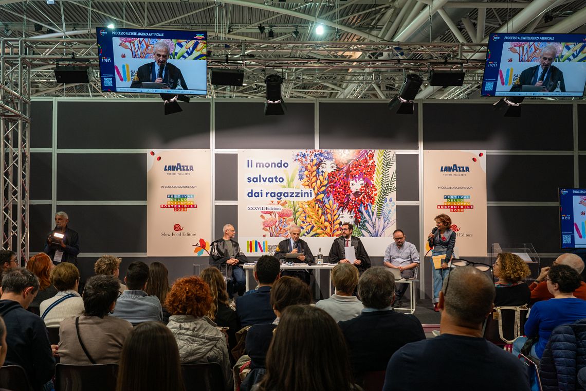 L’intelligenza artificiale assolta al Salone del Libro: “Ora imputati gli esseri umani”