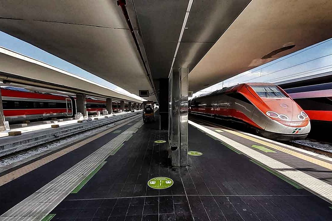 Biglietti del treno europei transfrontalieri per un trasporto a zero emissioni