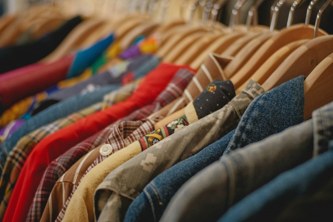 Cresce la moda usata, dal 2026 stop alla distruzione degli invenduti
