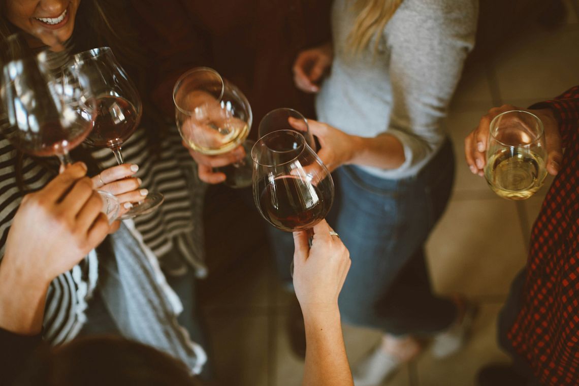 Per “un’Italia più sobria”, l’accettabilità sociale dell’alcol va ridotta