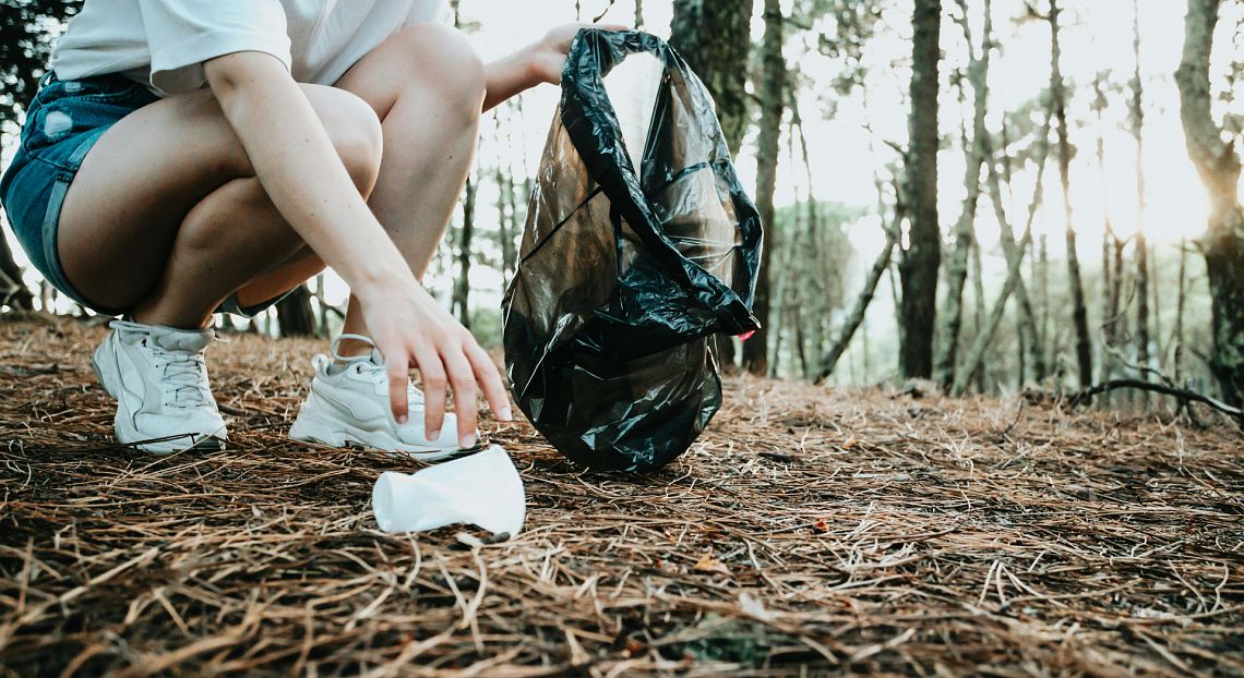Littering in Italia: otto miliardi di contenitori sfuggono al riciclo