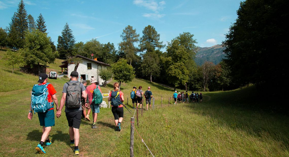 Dieci passi sostenibili per camminare in montagna: un decalogo per tutte e tutti