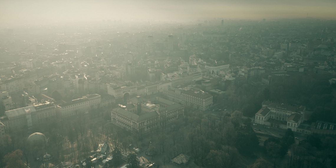 Emissioni di CO2 dimezzate nelle città entro il 2050 con 10 miliardi di euro l’anno