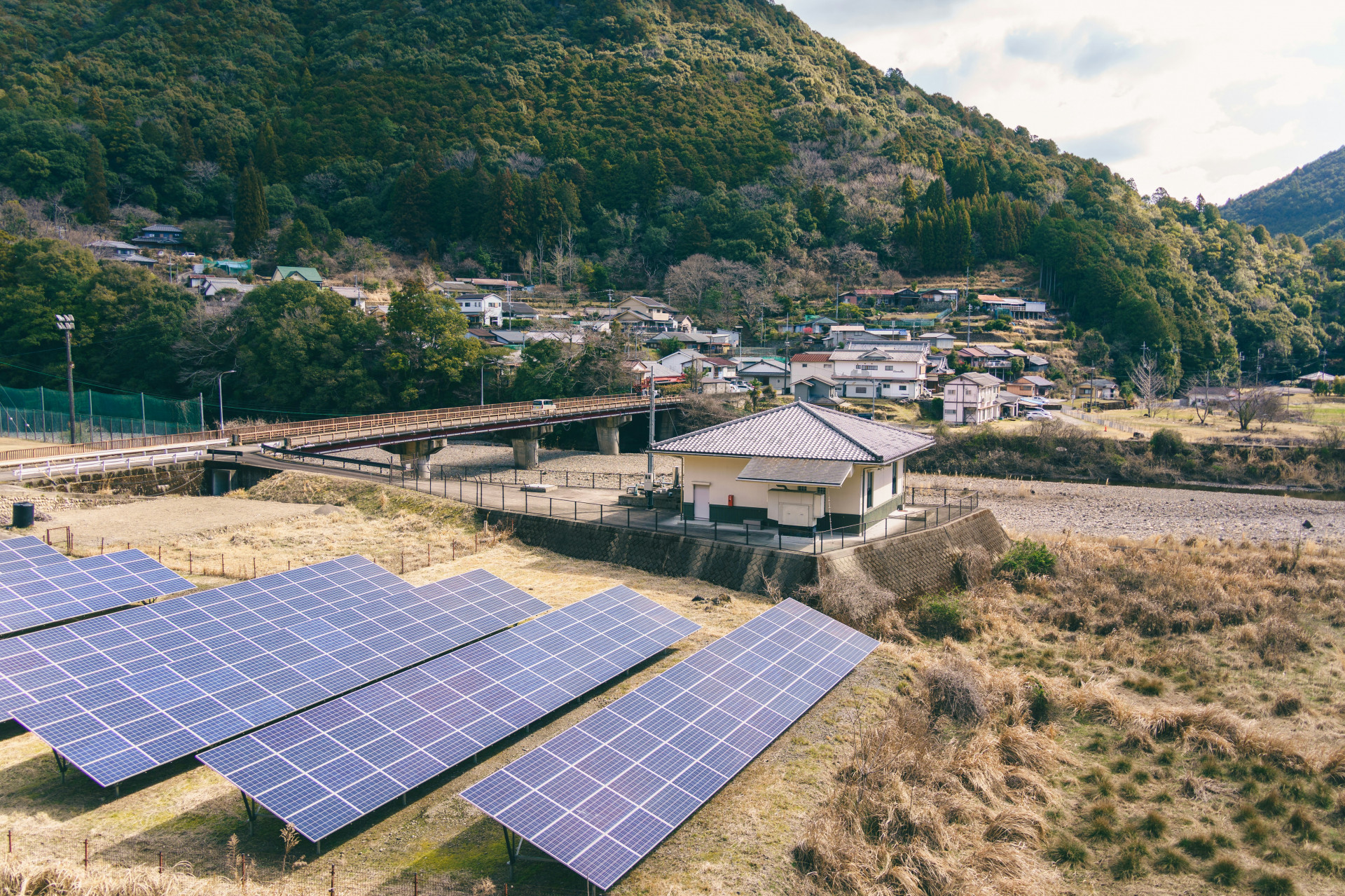 Comunità energetiche, in Italia sono già quasi 900 e coinvolgono quasi 38mila utenti