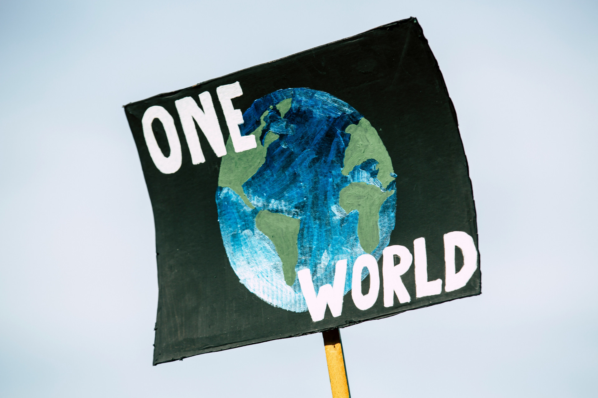 Earth Day: non possiamo permetterci di passare da un Green Deal a un War Deal