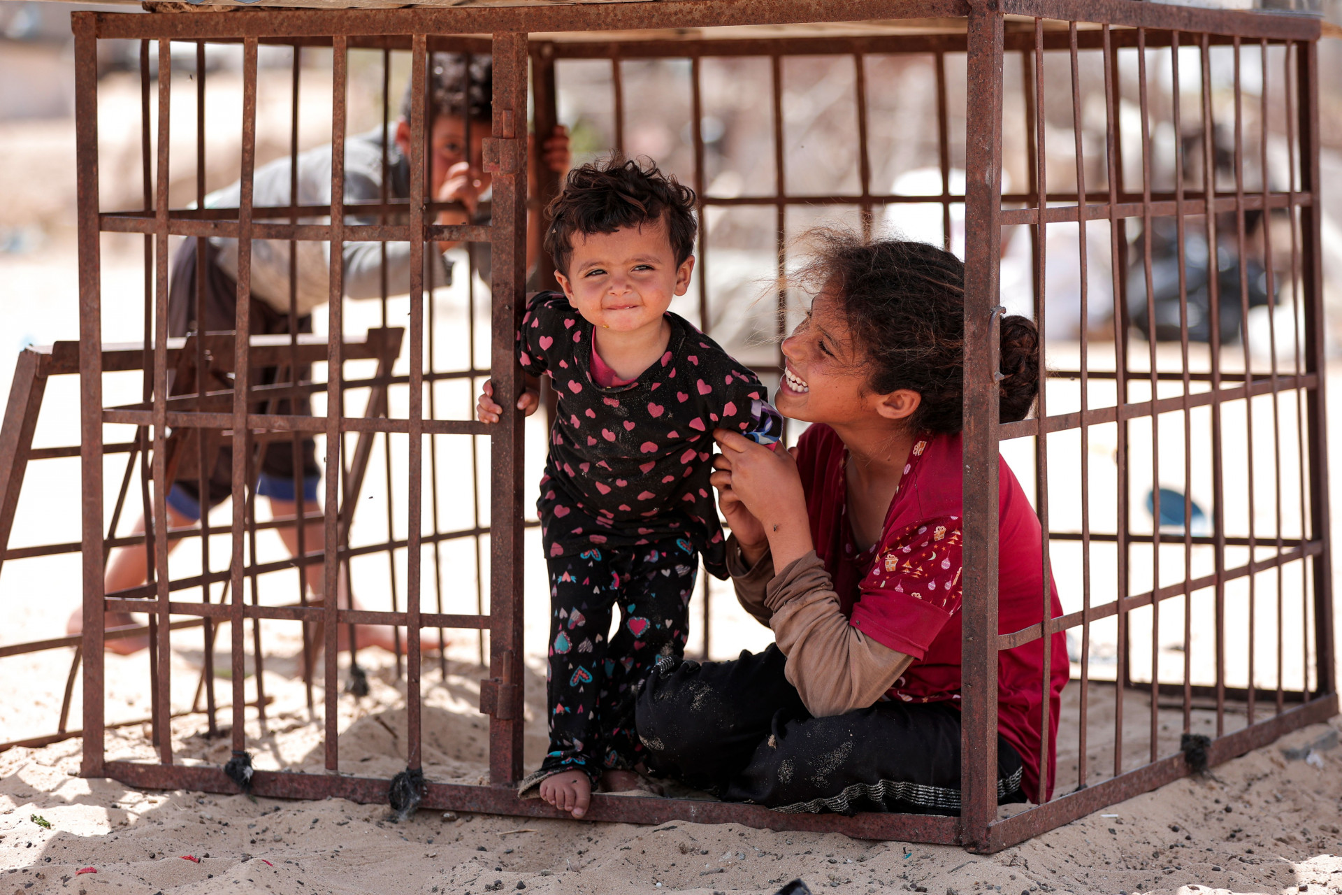La strage infinita delle bambine e dei bambini a Gaza