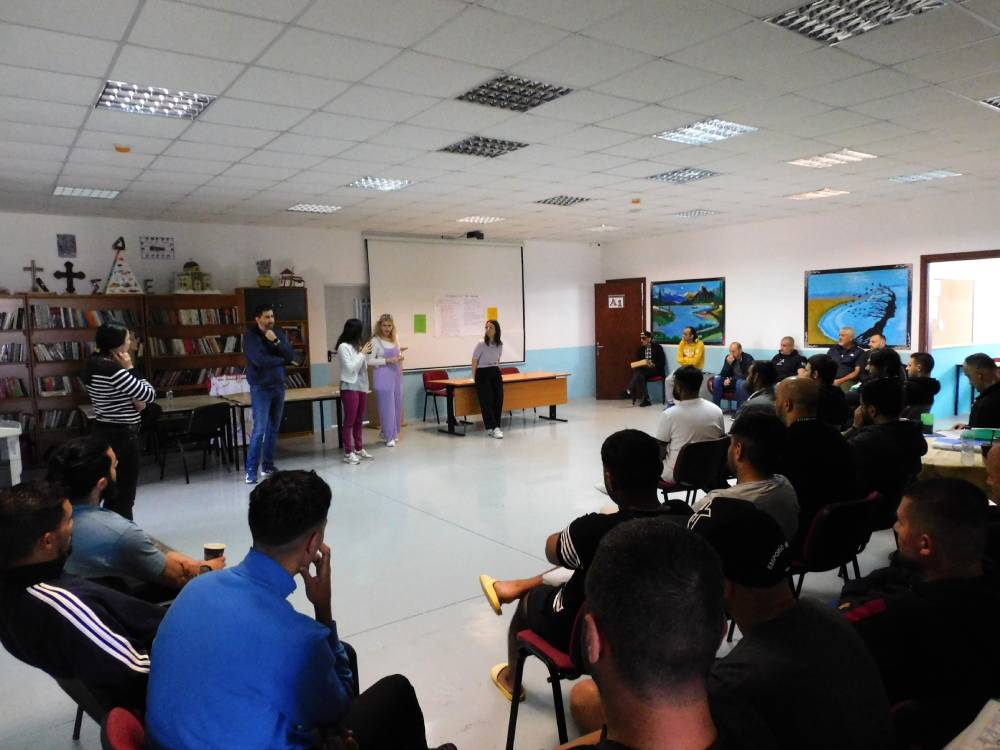 EDUCAZIONE DEGLI ADULTI. Paths per Parole: un laboratorio per allenare il pensiero critico