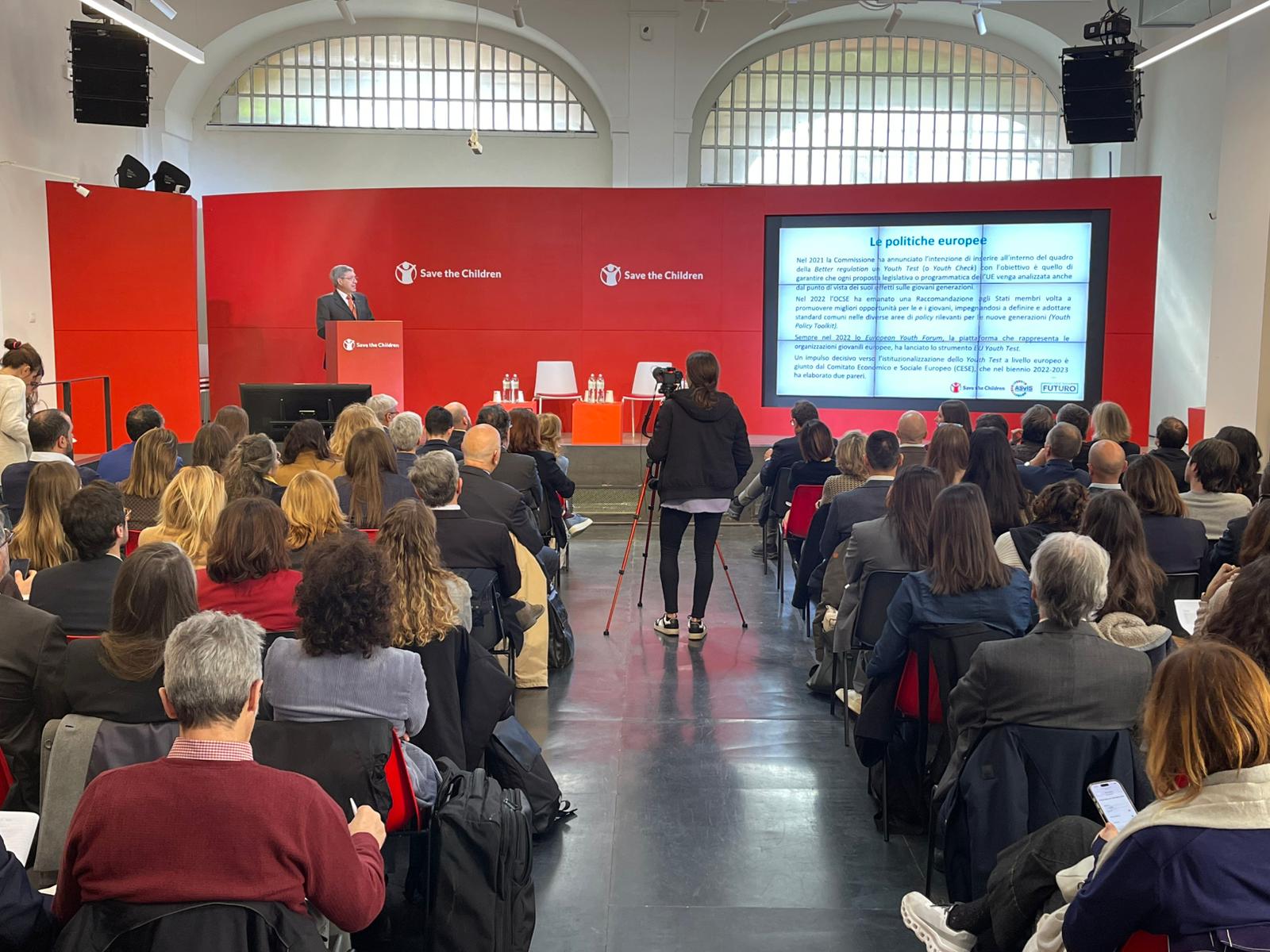 Evento ASviS-Save The Children: “Il muro davanti ai giovani va smontato mattone per mattone”