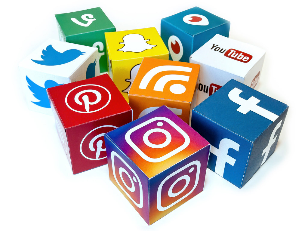 Fai sentire la tua voce attraverso i social Fai sentire la tua voce attraverso i social