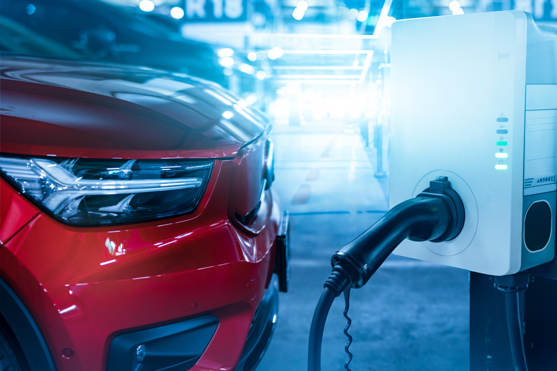 La crisi dell’auto riflette cambiamenti socio-culturali e tecnologici che non è possibile arrestare