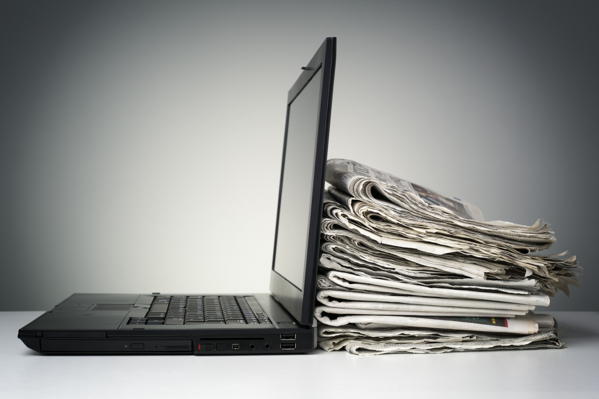 Fake news e disinformazione minacciano la salute delle persone e della democrazia Fake news e disinformazione minacciano la salute delle persone e della democrazia