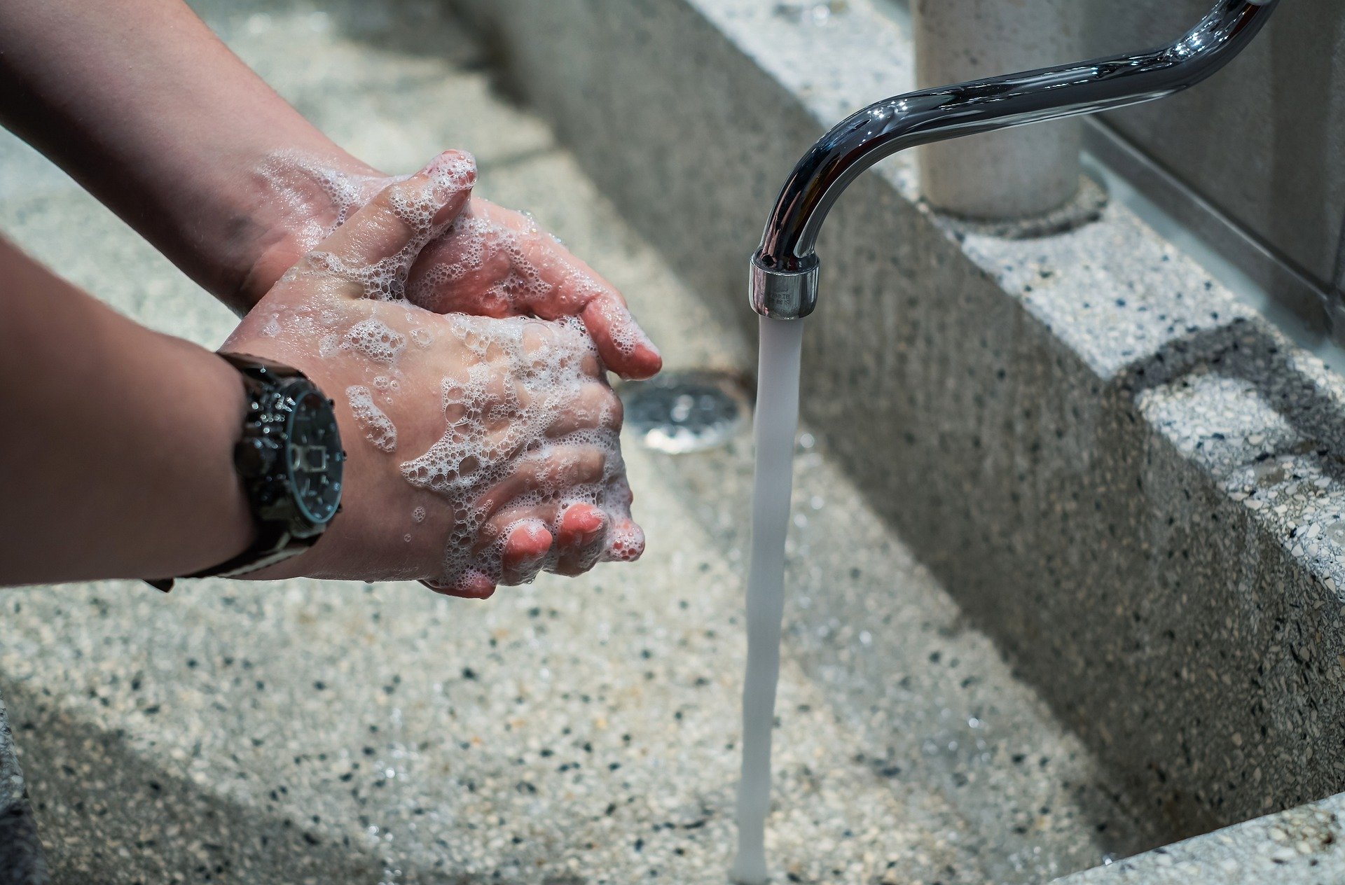 Accesso universale all’acqua e ai servizi igienici di base