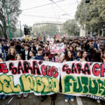 Se i giovani non credono più nel futuro, il problema riguarda tutti Migliaia di studenti a Milano per corteo 'Nessuno è straniero'